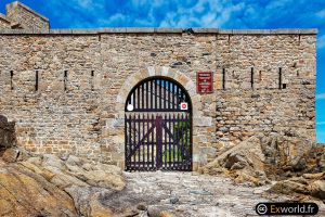 Fort National's gate