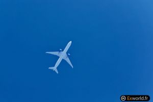 N2749U B777-300(ER) United Airlines